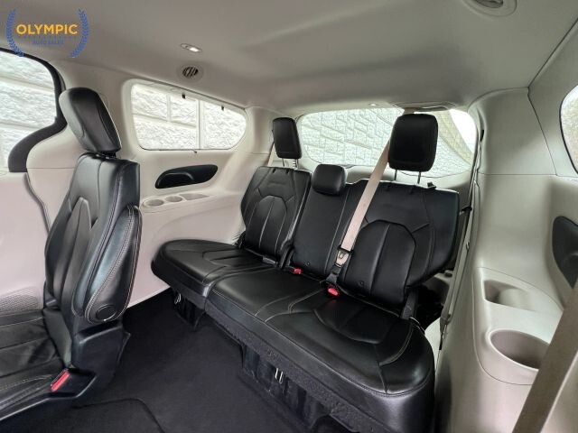 2017 Chrysler Pacifica in Decatur, GA 30032 - 18119805 42