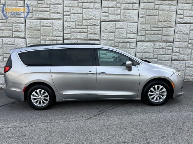 2017 Chrysler Pacifica in Decatur, GA 30032 - 18119805 8
