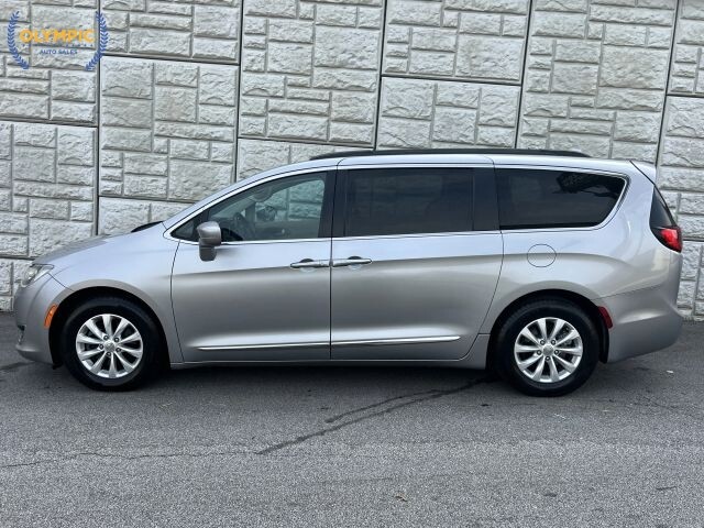 2017 Chrysler Pacifica in Decatur, GA 30032 - 18119805 7