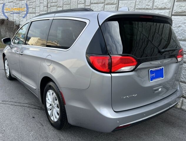 2017 Chrysler Pacifica in Decatur, GA 30032 - 18119805 4
