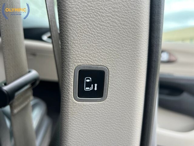 2017 Chrysler Pacifica in Decatur, GA 30032 - 18119805 35