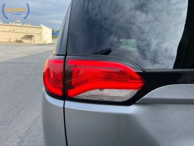 2017 Chrysler Pacifica in Decatur, GA 30032 - 18119805 15