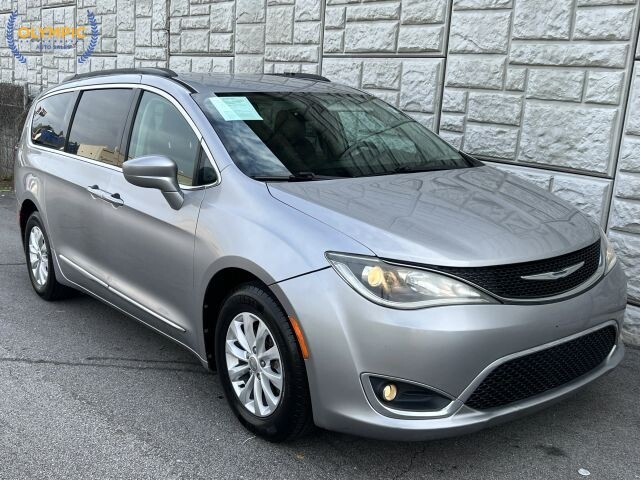 2017 Chrysler Pacifica in Decatur, GA 30032 - 18119805 3