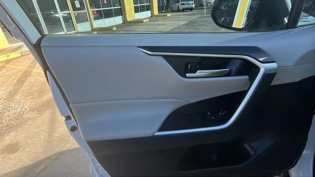 2019 Toyota RAV4 in Greenville, SC 29607 - 18119813 33