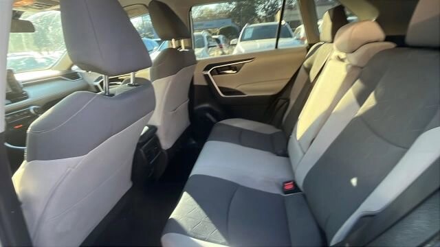 2019 Toyota RAV4 in Greenville, SC 29607 - 18119813 31