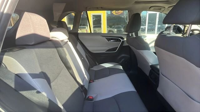 2019 Toyota RAV4 in Greenville, SC 29607 - 18119813 22