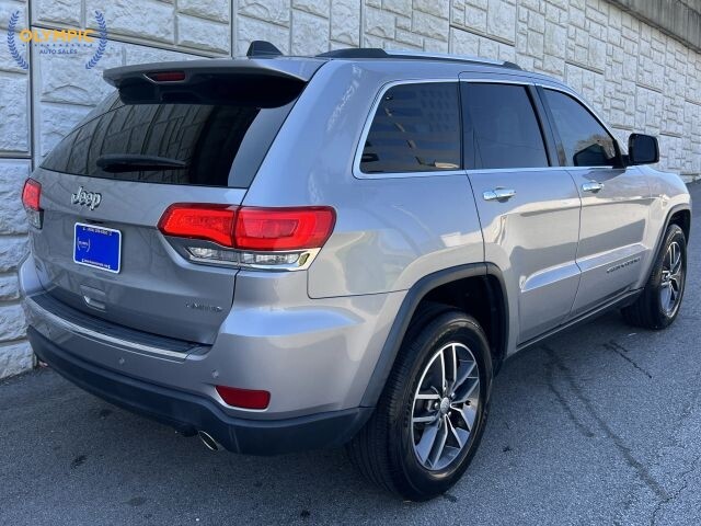 2017 Jeep Grand Cherokee in Decatur, GA 30032 - 18119816 5