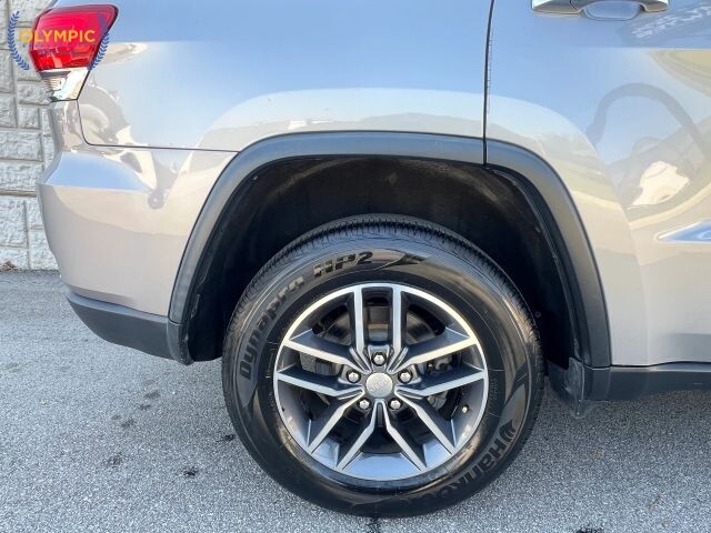 2017 Jeep Grand Cherokee in Decatur, GA 30032 - 18119816 11