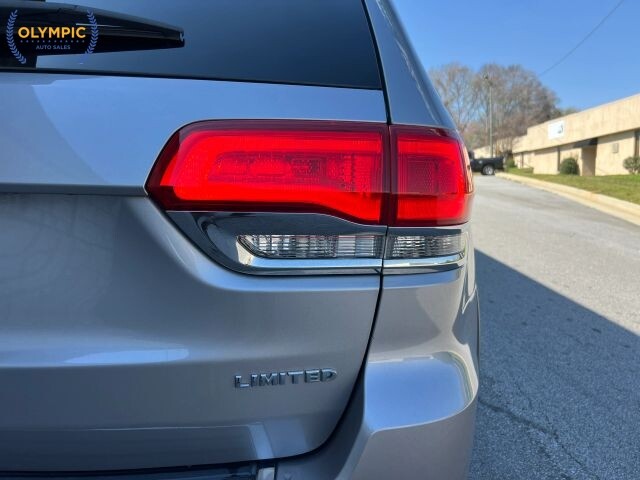 2017 Jeep Grand Cherokee in Decatur, GA 30032 - 18119816 16