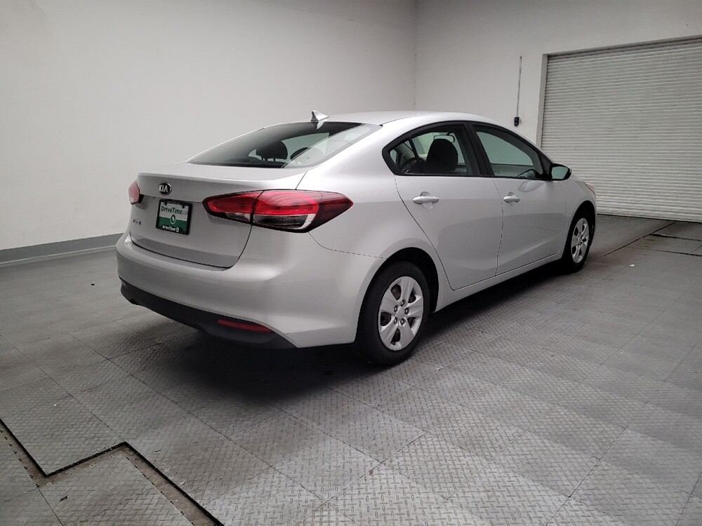 2018 Kia Forte in Downey, CA 90241 - 18119829 9