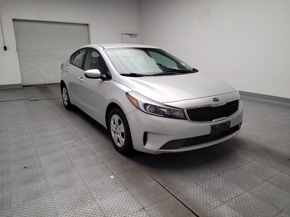 2018 Kia Forte in Downey, CA 90241 - 18119829 13