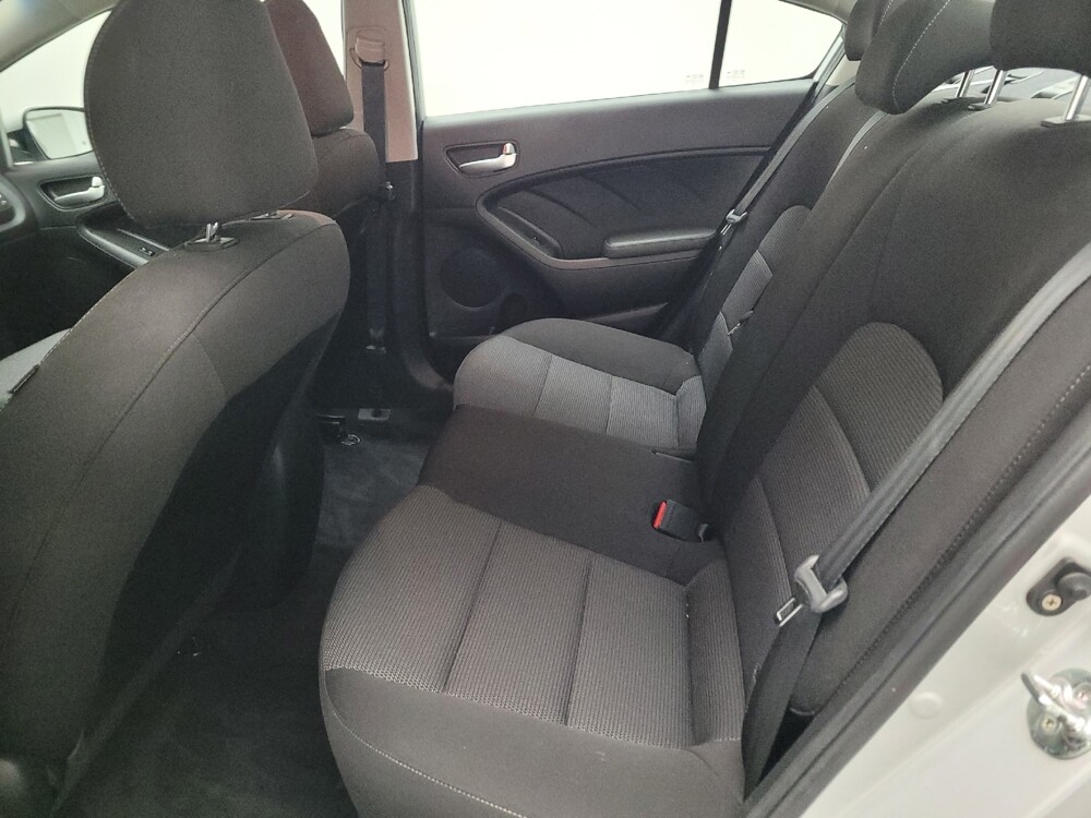 2018 Kia Forte in Downey, CA 90241 - 18119829 18