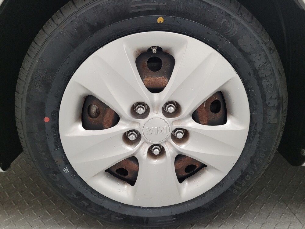 2018 Kia Forte in Downey, CA 90241 - 18119829 31