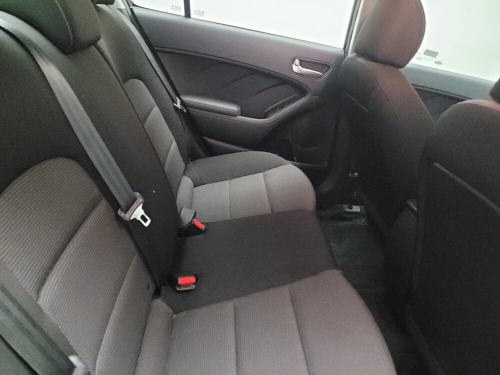 2018 Kia Forte in Torrance, CA 90504 - 18119847 19