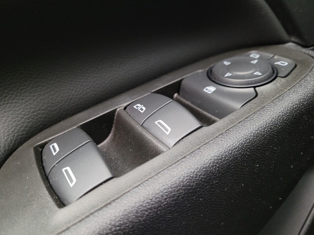 2023 Chevrolet Equinox in Montclair, CA 91763 - 18119848 27