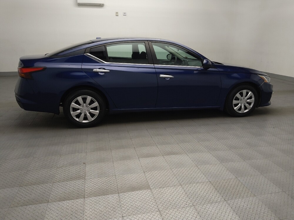 2019 Nissan Altima in Lewisville, TX 75067 - 18119877 10