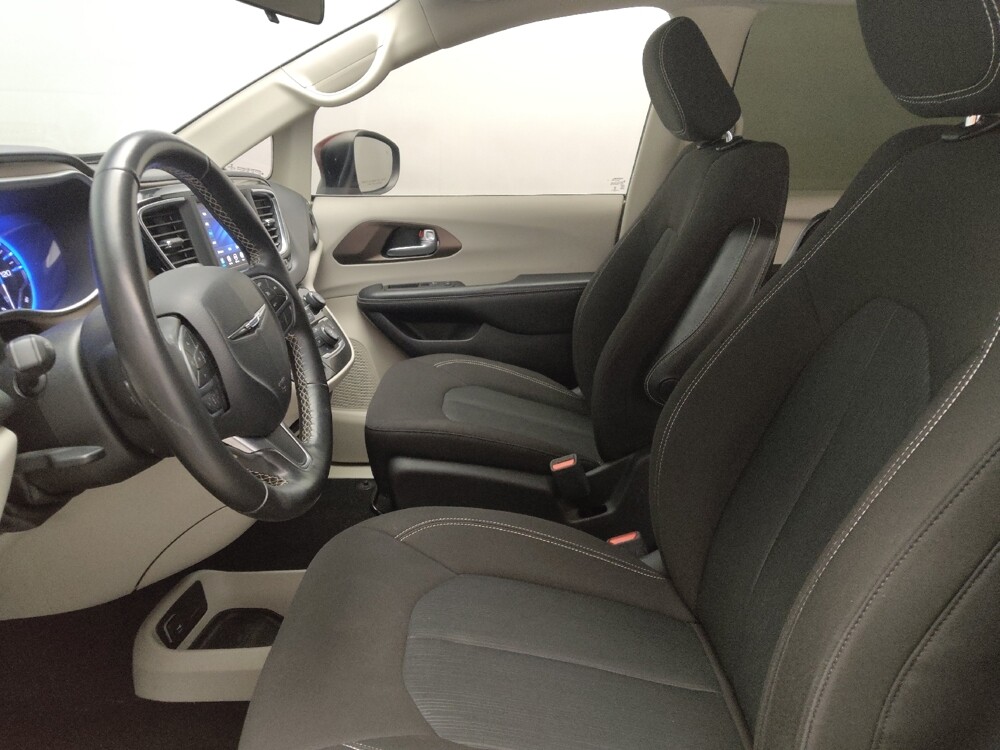 2020 Chrysler Voyager in Fort Worth, TX 76116 - 18119886 17