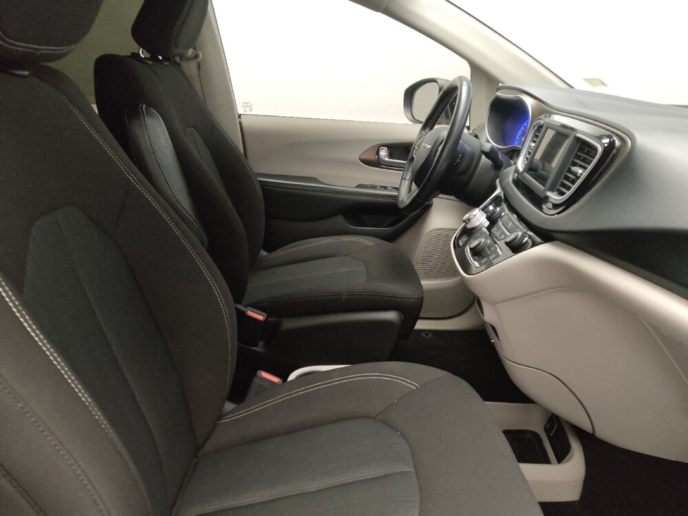 2020 Chrysler Voyager in Fort Worth, TX 76116 - 18119886 21