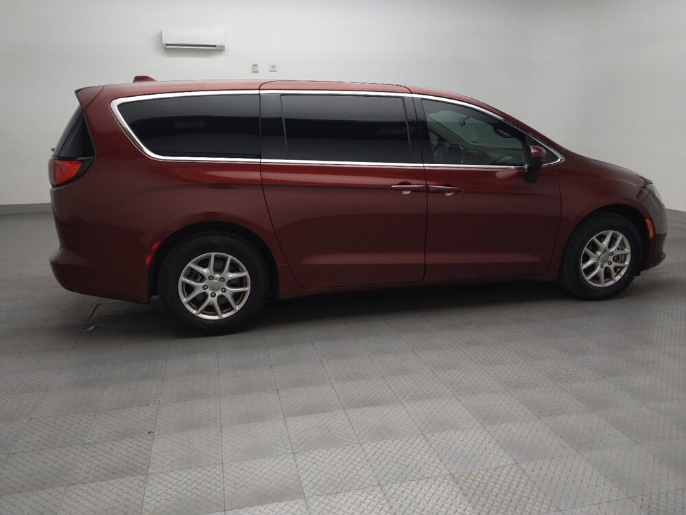 2020 Chrysler Voyager in Fort Worth, TX 76116 - 18119886 10