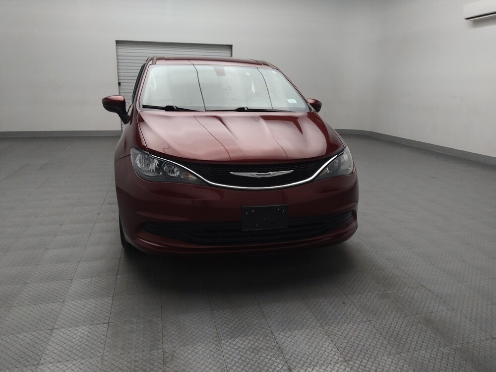 2020 Chrysler Voyager in Fort Worth, TX 76116 - 18119886 14