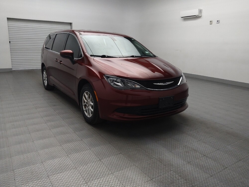 2020 Chrysler Voyager in Fort Worth, TX 76116 - 18119886 13