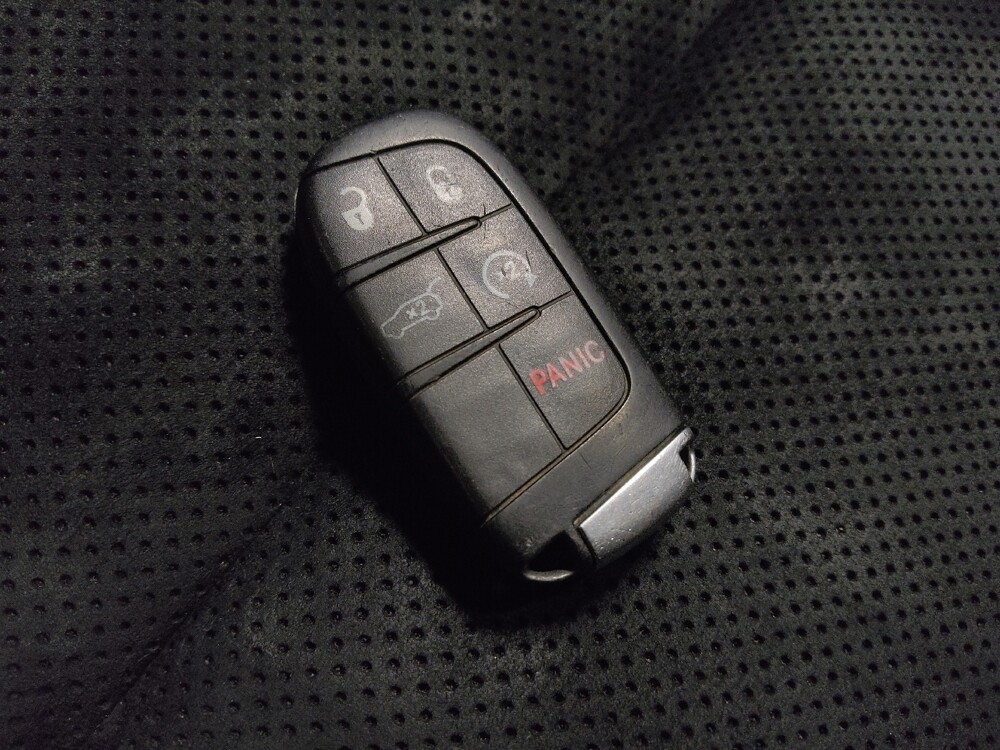 2018 Jeep Grand Cherokee in Phoenix, AZ 85022 - 18119895 32