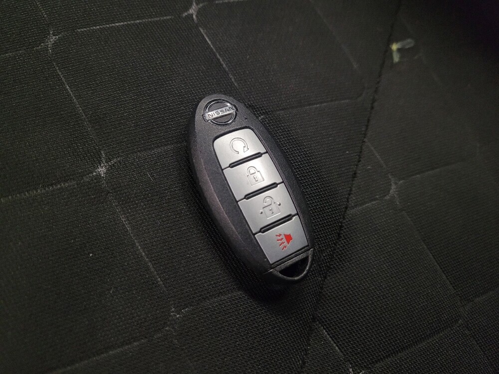 2019 Nissan Kicks in Glendale, AZ 85301 - 18119898 32