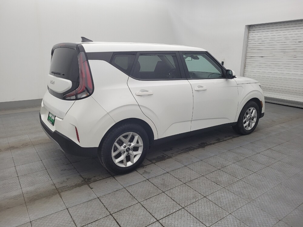 2024 Kia Soul in Macon, GA 31210 - 18119900 10