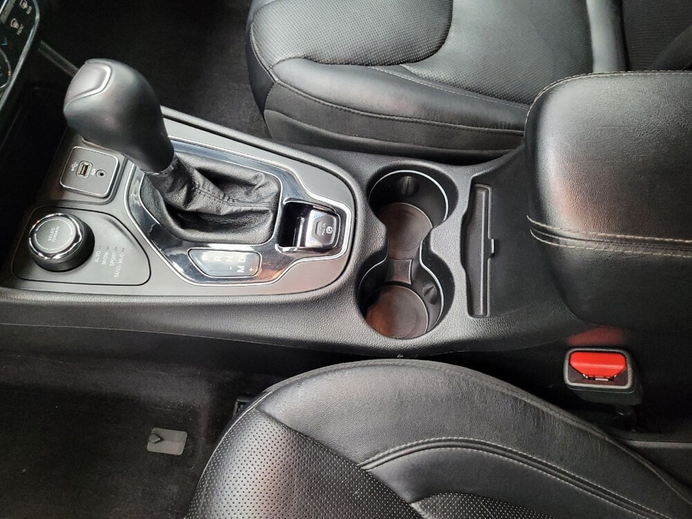 2019 Jeep Cherokee in Las Vegas, NV 89104 - 18119907 26