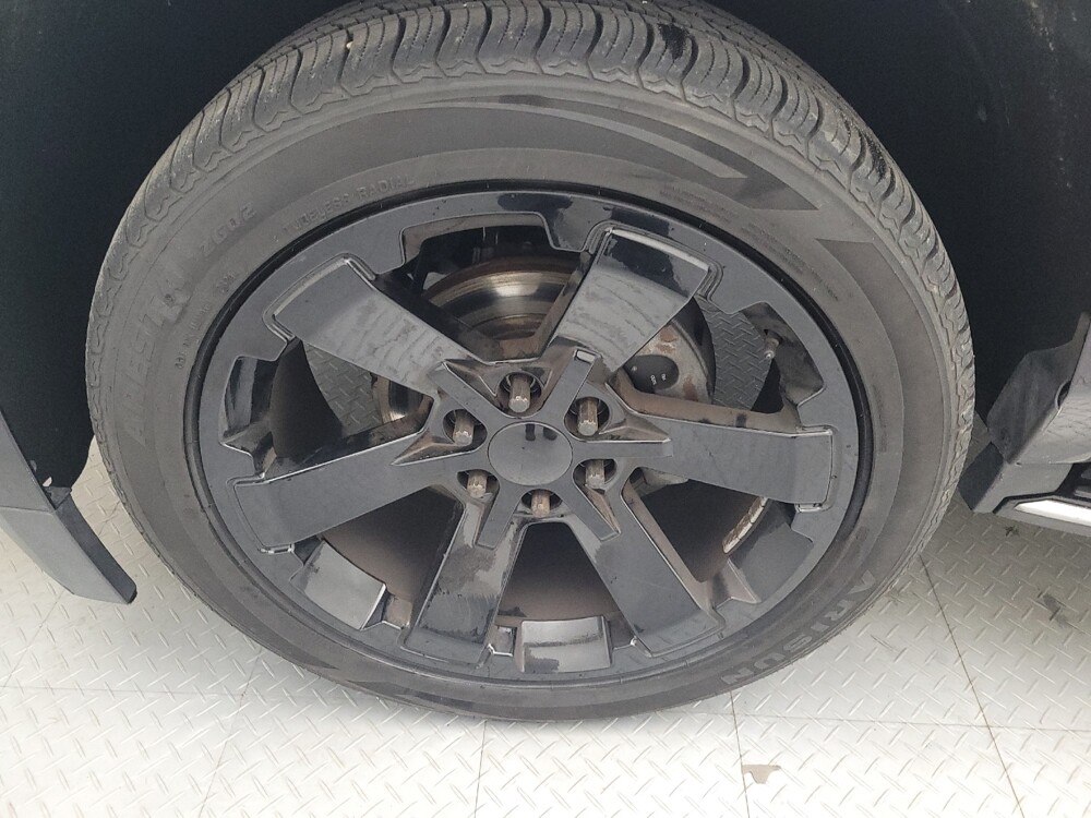 2018 Chevrolet Tahoe in Charleston, SC 29414 - 18119943 31