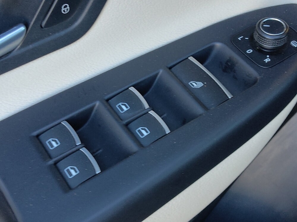 2015 Volkswagen Eos in Temple, TX 76502 - 18119961 27