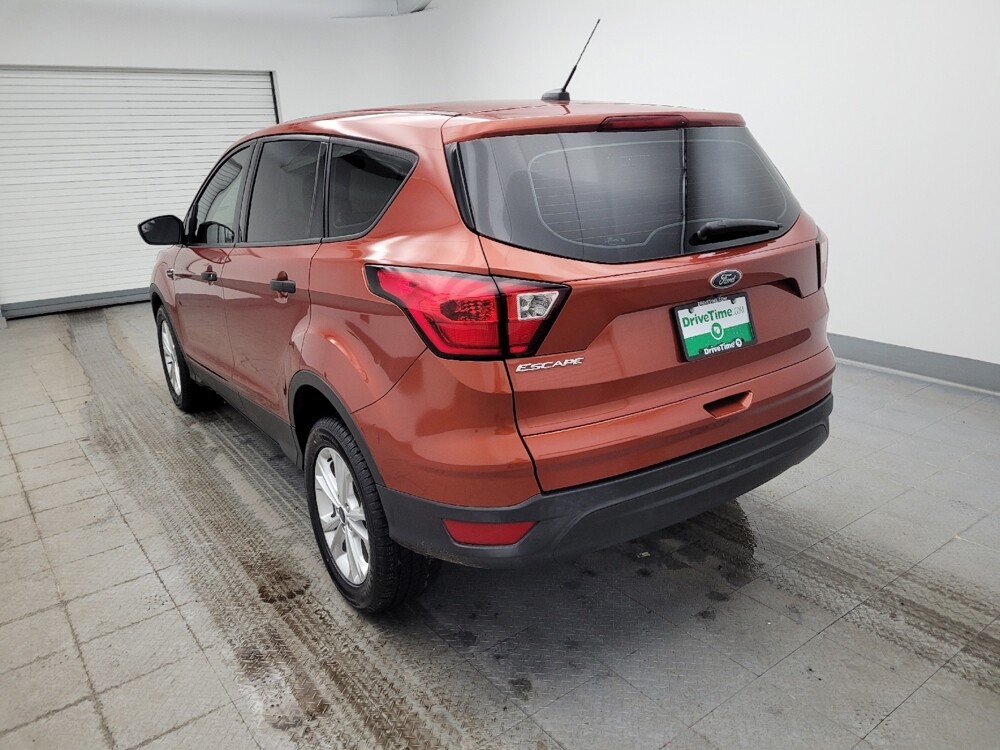 2019 Ford Escape in Maple Heights, OH 44137 - 18119978 5