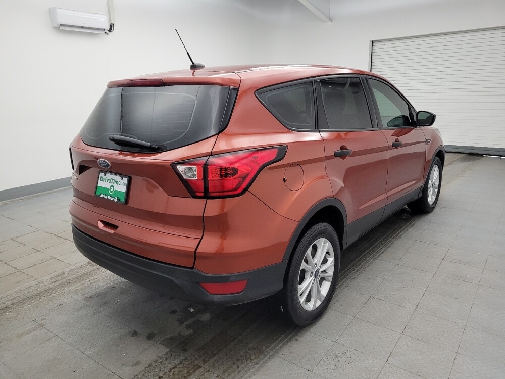 2019 Ford Escape in Maple Heights, OH 44137 - 18119978 9