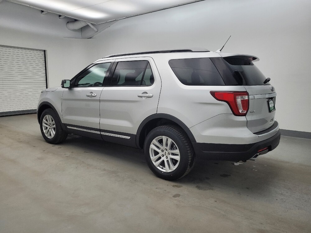 2018 Ford Explorer in Cincinnati, OH 45255 - 18119982 3