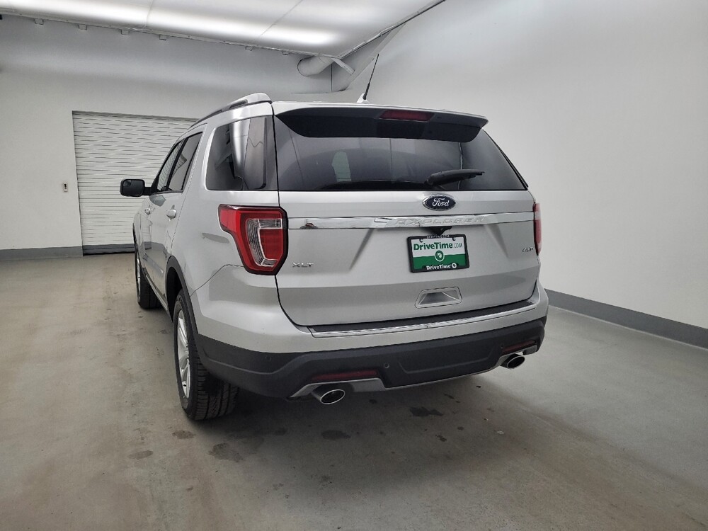 2018 Ford Explorer in Cincinnati, OH 45255 - 18119982 6