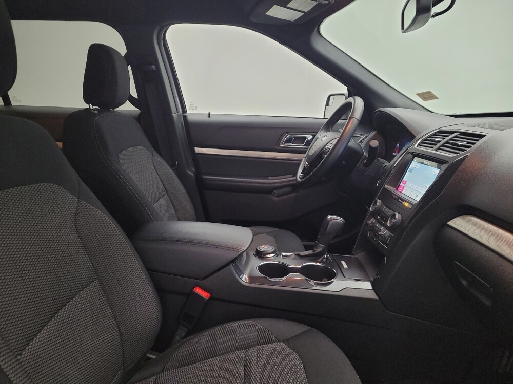 2018 Ford Explorer in Cincinnati, OH 45255 - 18119982 21