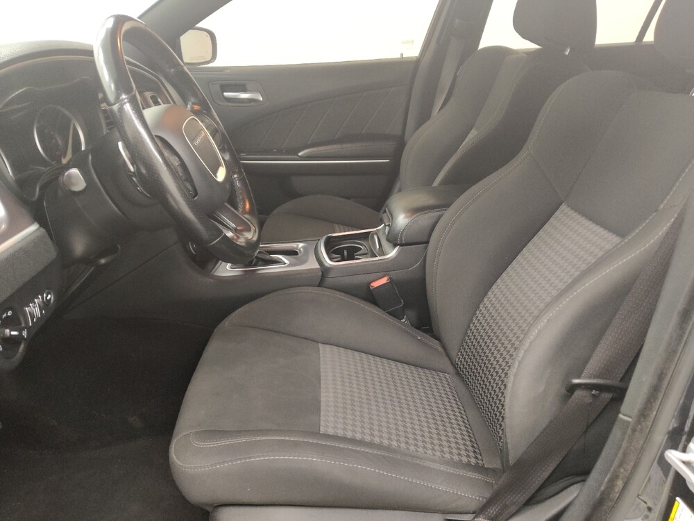 2019 Dodge Charger in St. Louis, MO 63136 - 18119986 17