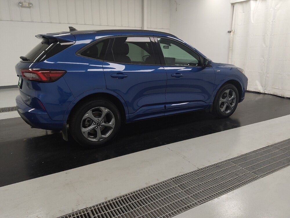 2023 Ford Escape in St. Louis, MO 63136 - 18119988 10