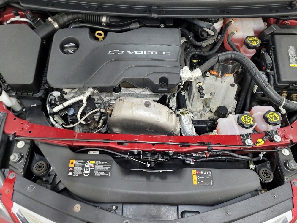 2018 Chevrolet Volt in Pittsburgh, PA 15236 - 18120008 30