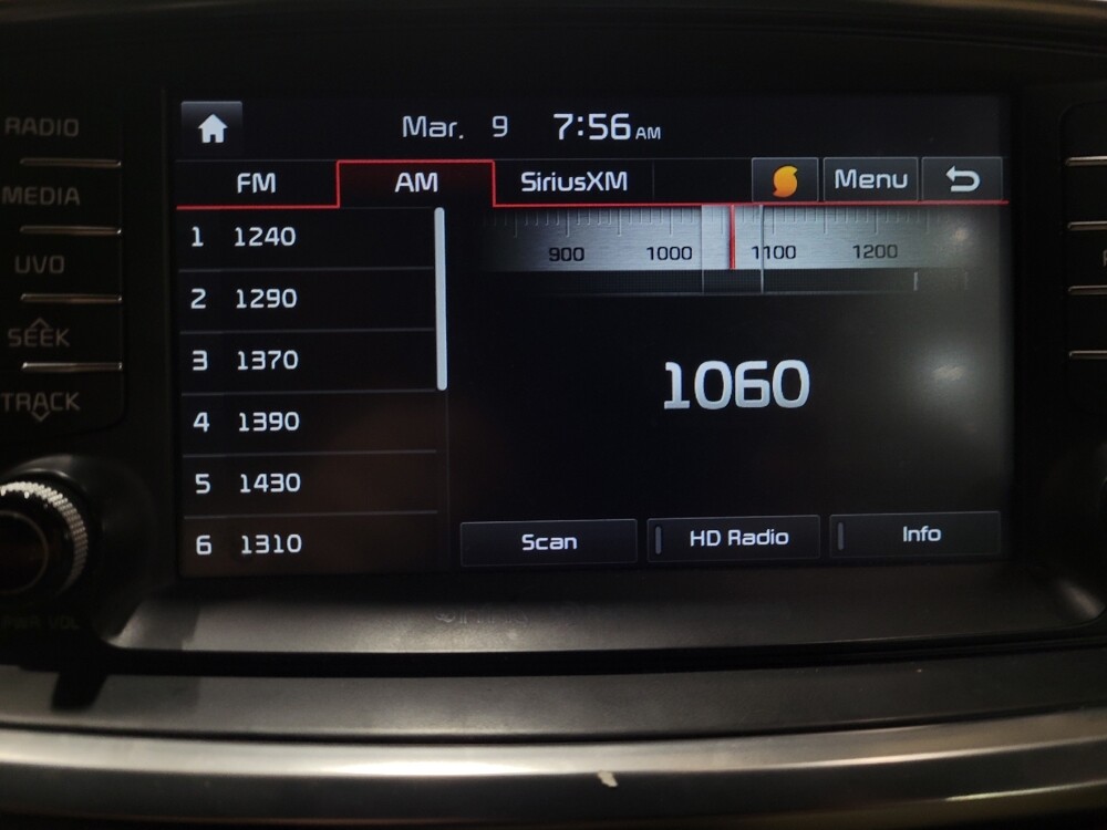 2017 Kia Sorento in Glen Burnie, MD 21061 - 18120020 25