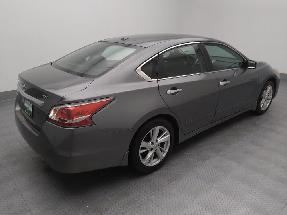 2015 Nissan Altima in St. Louis, MO 63136 - 18120021 10