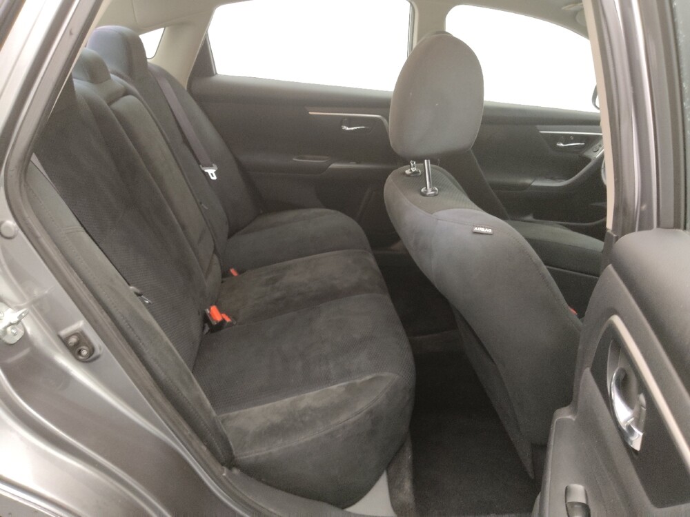 2015 Nissan Altima in St. Louis, MO 63136 - 18120021 19