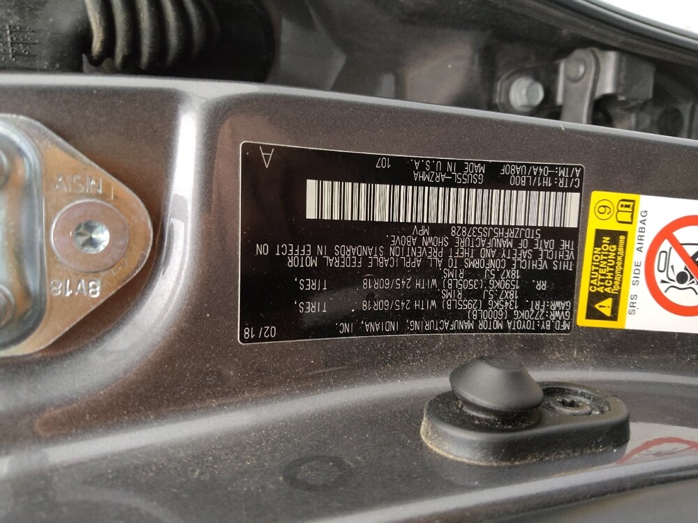 2018 Toyota Highlander in Wichita, KS 67207 - 18120023 33