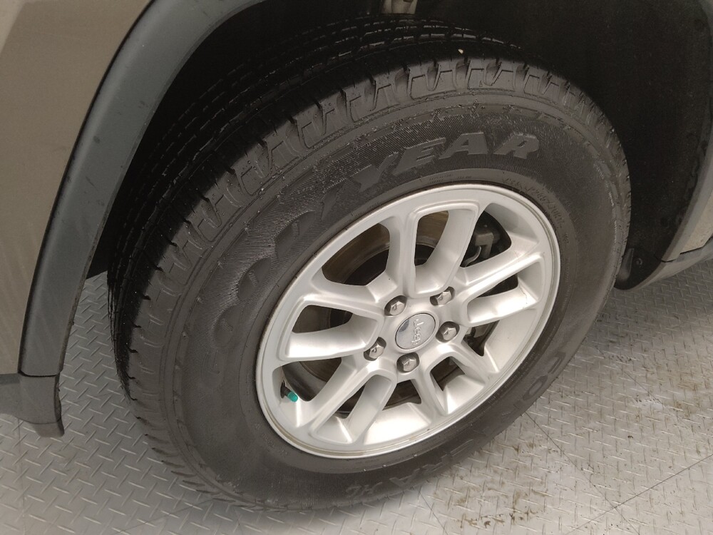 2019 Jeep Grand Cherokee in St. Louis, MO 63136 - 18120026 31