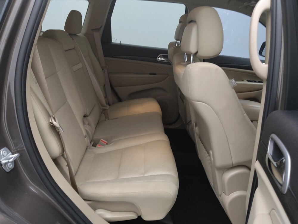 2019 Jeep Grand Cherokee in St. Louis, MO 63136 - 18120026 19