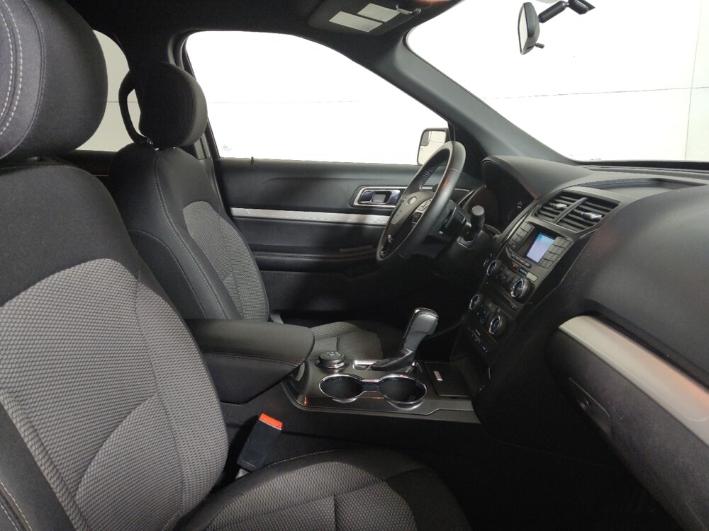 2017 Ford Explorer in Midlothian, IL 60445 - 18120029 21