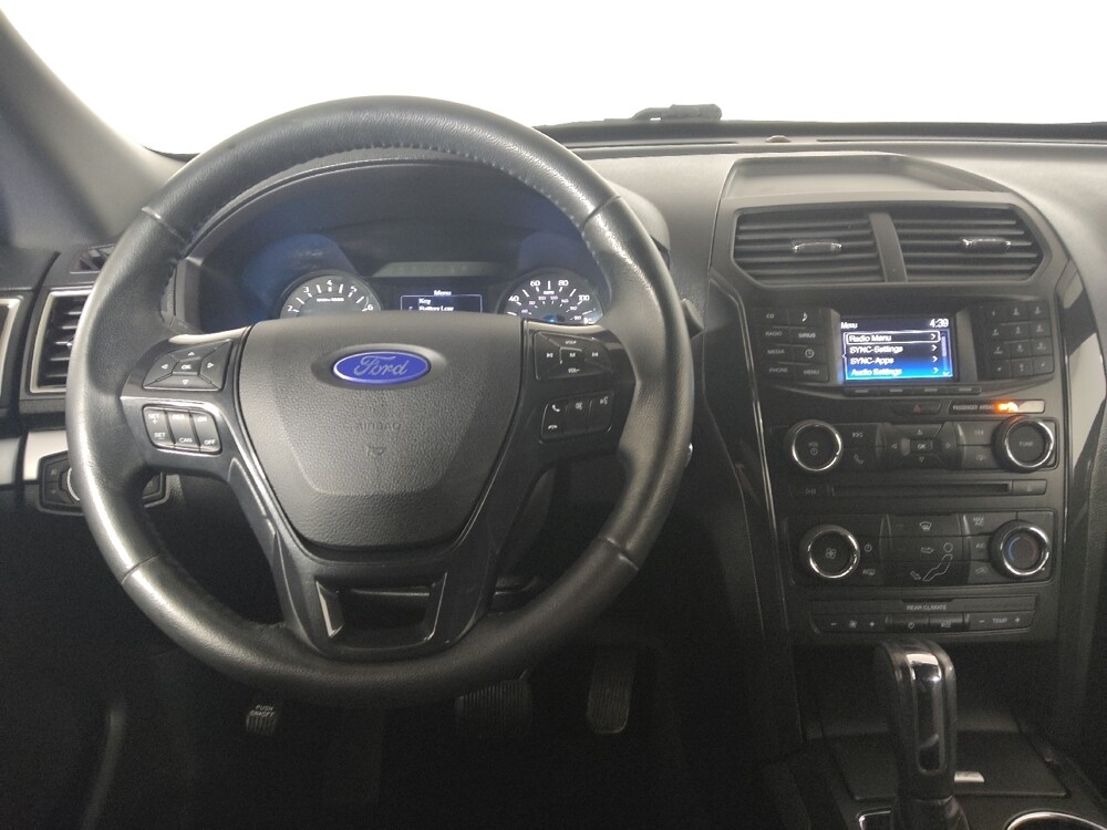 2017 Ford Explorer in Midlothian, IL 60445 - 18120029 22