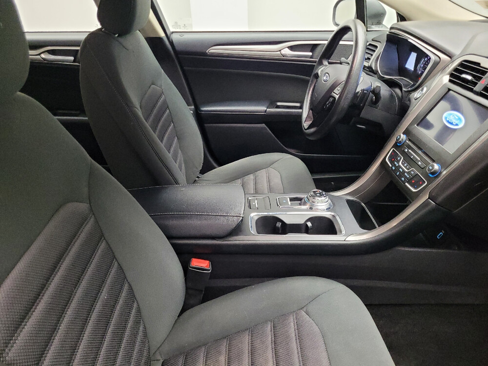 2017 Ford Fusion in Taylor, MI 48180 - 18120033 21