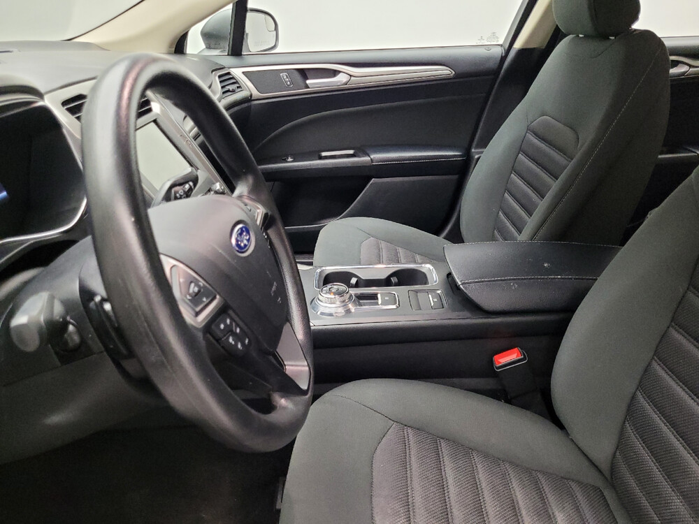 2017 Ford Fusion in Taylor, MI 48180 - 18120033 17