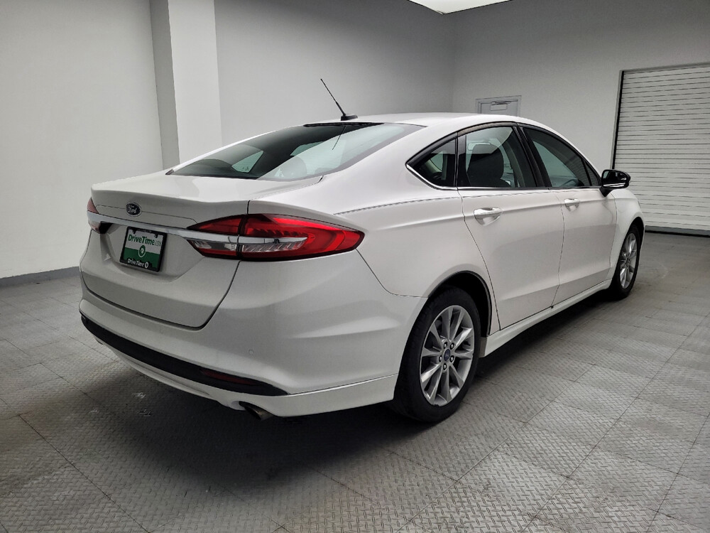 2017 Ford Fusion in Taylor, MI 48180 - 18120033 10